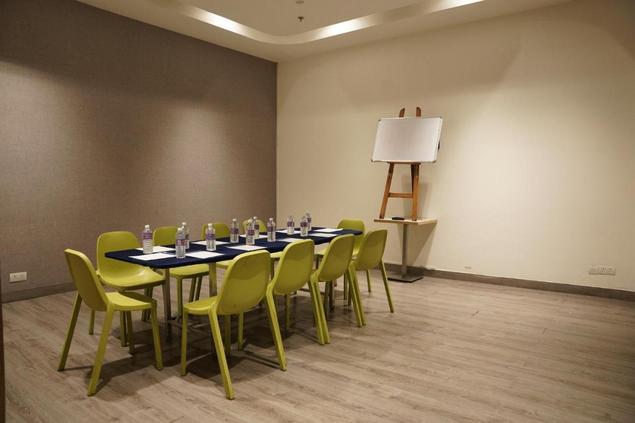 Holiday Inn Express Hyderabad Hitec City By Ihg Ngoại thất bức ảnh