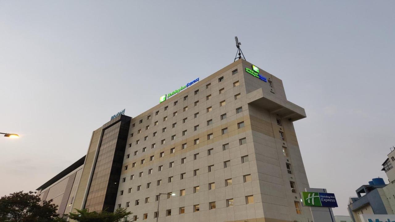 Holiday Inn Express Hyderabad Hitec City By Ihg Ngoại thất bức ảnh